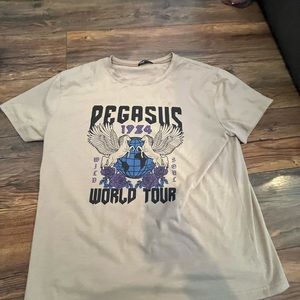 men’s medium tan graphic design shirt